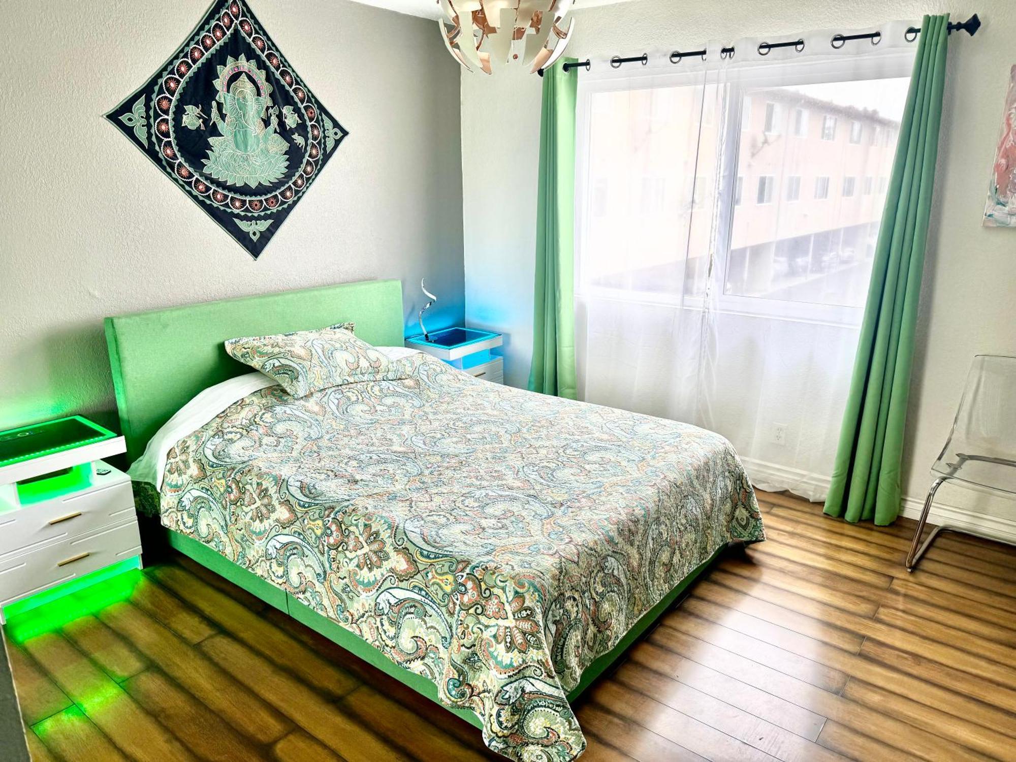 Artsy Smart Near Downtown & Balboa Park Apartment San Diego