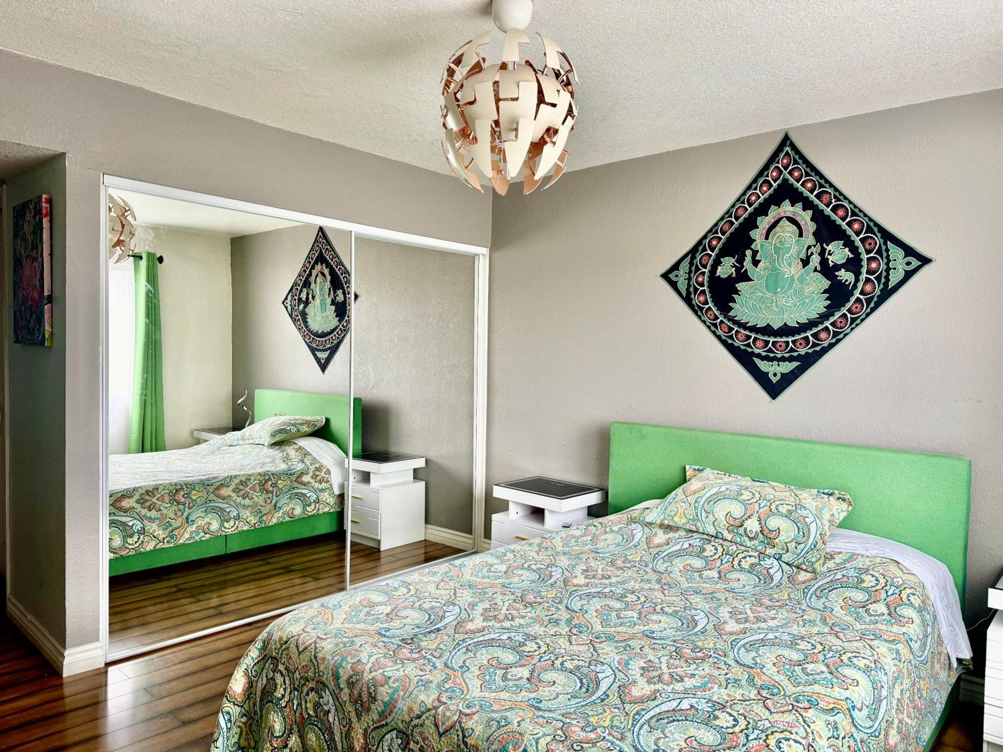 Artsy Smart Near Downtown & Balboa Park Apartment *